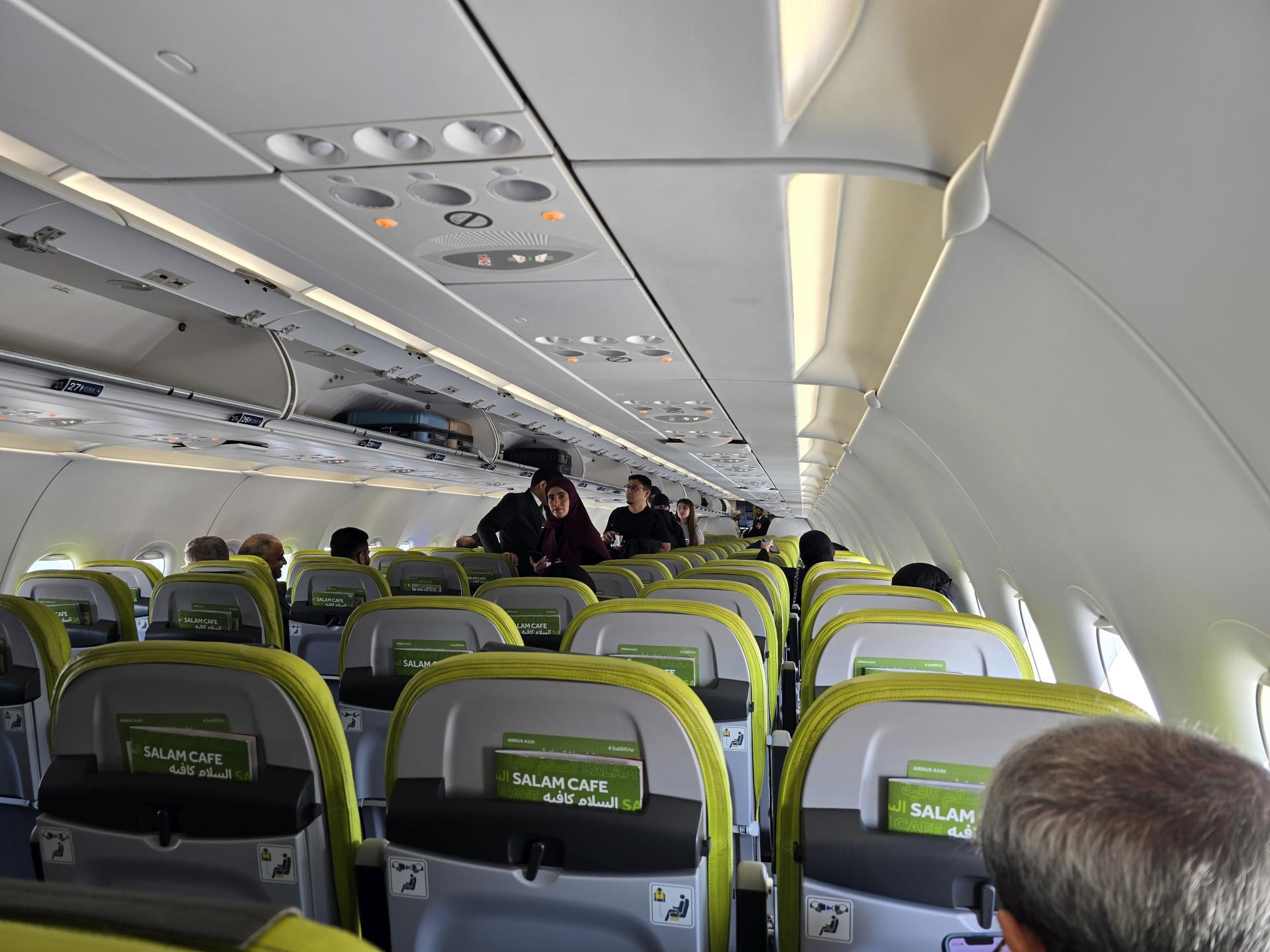 в салоне Airbus A320 Salam Air