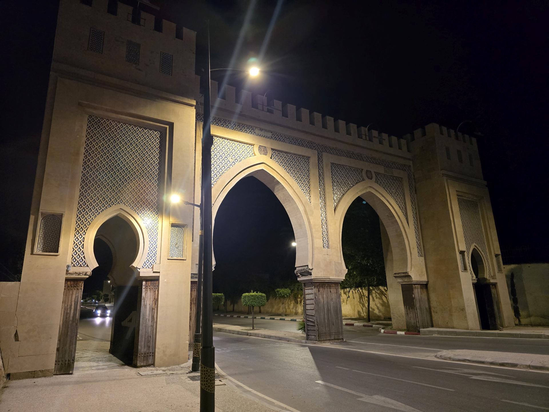 дорожная арка в Фесе